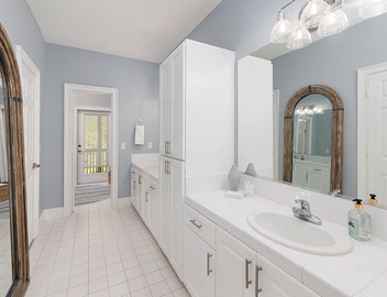 Coastal Crush: A spacious townhouse, steps from the King and Prince, and village 3