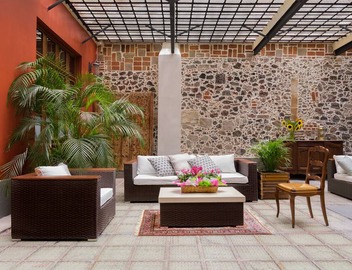 2 separate Suites in a Historical building + BEST LOCATION 3