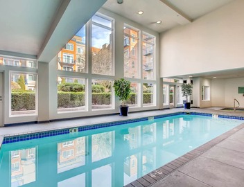Gorgeous 2 BR Penthouse in the Heart of the City 3