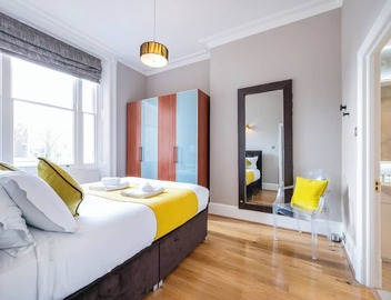 Elegant 3BR Apartment near Hyde Park, Central London 3