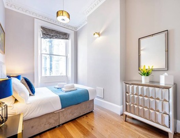 Elegant 3BR Apartment near Hyde Park, Central London 2