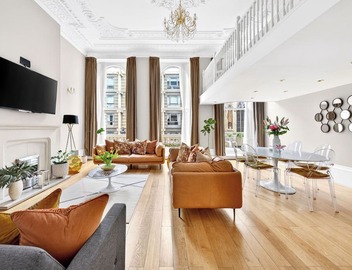 Luxury Apartment with Balcony, King Beds & A/C near Hyde Park 2