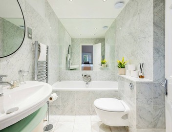 Luxury Apartment with Balcony, King Beds & A/C near Hyde Park 4