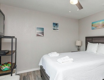 Beachfront Condo | Pet-Friendly & Ocean Views 5