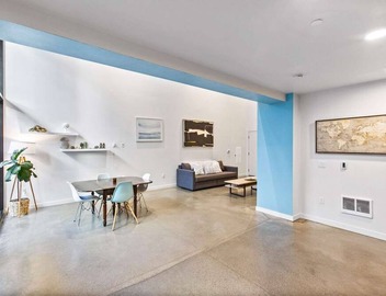 Elegant design meets optimal location amid the natural beauty of Downtown Redmond. 4