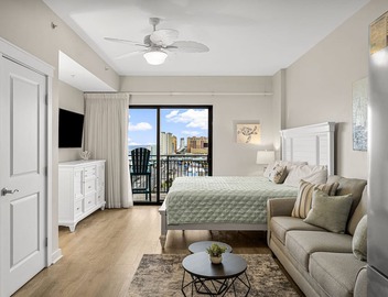 Origin 1305: Sunset-View Studio w/Balcony! Free Fun! 4