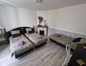 Aliénor-Apartment-Family-Terrace-Ensuite with Bath 5
