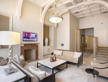 Comfy Penn Quarter 2BR w/Gym, Pool, nr. National Mall, by Blueground 2