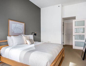 Comfy Penn Quarter 2BR w/Gym, Pool, nr. National Mall, by Blueground 4