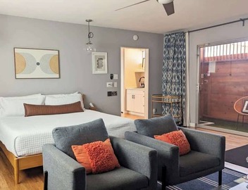 Modern Guest Villa Near LAX, LA Stadiums & Beaches 3