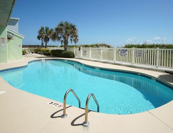 Charming oceanfront resort w/indoor & outdoor pools, lazy river, kids pools-perfect for family trips 3