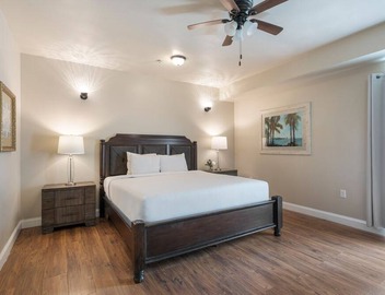 20% OFF Monthly | 10% OFF Weekly-Spacious and Fully Furnished Condo Near St. Charles 2