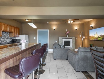 20% OFF Monthly | 10% OFF Weekly-St. Charles Ave Condo – Minutes to FQ 3