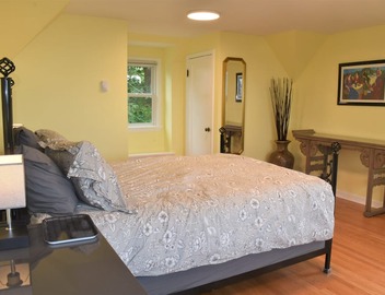 Amazing and serene view house, art deco charmer, fully restored 3