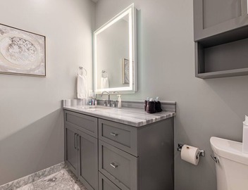 ⚜️ Perfect Downtown 1 Bedroom plus Queen Sleeper Sofa & Private Terrace ⚜️ - The Livingston 4