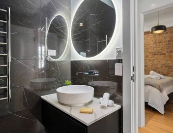 Vintage Suite at Saddlers Embrace a Cafe Lifestyle 3