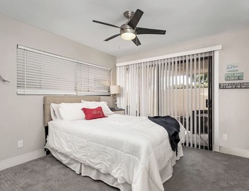 Endless Summer Ocean View Condo, Fast Wifi, Walk to Racetrack, Dining 3