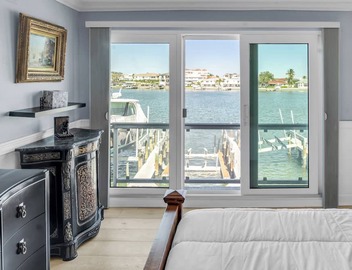 Luxury Waterfront Townhouse, Private Hot Tub , Weekend Rentals 2