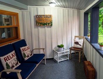 The Triple Round House, In The Heart Of Hidden Valley Ski Hill & Peninsula Lake 4