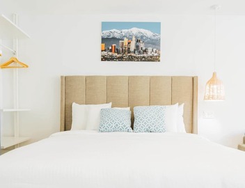 SKS - Superior Room, 1 King Bed with Sofa bed, Non Smoking 3