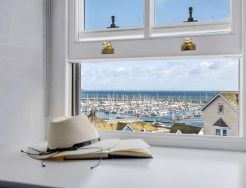 Provident, Maritime Suites - Free Wi-Fi, Smart TV, Freestanding Bath, Sea View 4