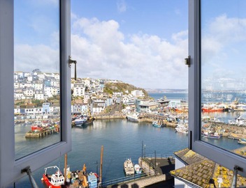 Provident, Maritime Suites - Free Wi-Fi, Smart TV, Freestanding Bath, Sea View 5