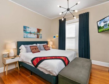 Next to Boston & Beach, King Beds, Free Parking+EV 4