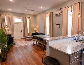 Governors Apartment Across from French Quarter Historic Getaways 4
