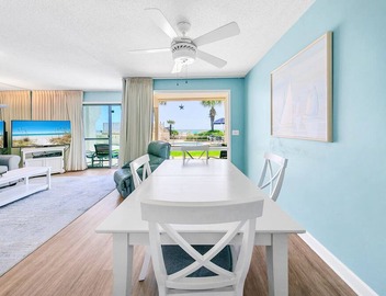 BeachFront~Small Complex~Pool + Hot Tub~Grill Area~1BR+Bunks Latitude 29 #13 2