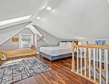 Quincy Beach Home Next to Boston & T, Free Parking 2