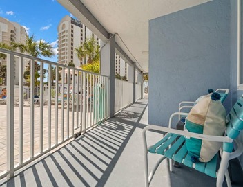 Easy Walk to Beach! Completely Updated! ~ Pool, FREE Parking, FREE Activities! ~ 113 Pelican Pointe 4