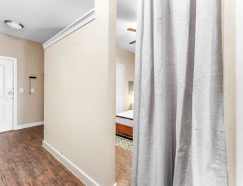 Chic SoCo 1BR King Suite w/GymPickleballLaundry 5
