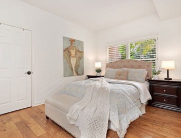Bright and Charming Condo with Beautiful Terrace 5