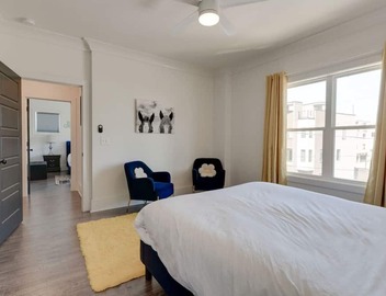 The Mural House: 11 BED Group HQ | Near The Gulch 5