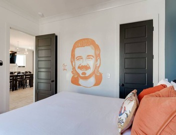 The Mural House: 11 BED Group HQ | Near The Gulch 3