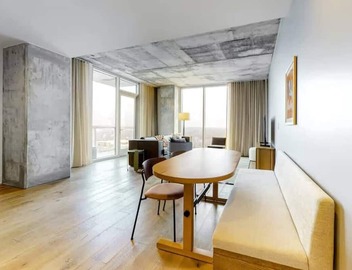 Luxe Rainey St High Rise | Heated Pool | Fireworks 5