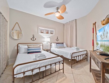 Bella Luna 205 | Beach Access + Pools, Hot Tub & Fitness 3