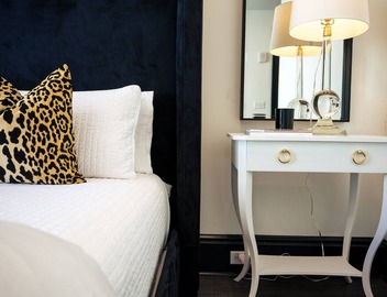 Luxury Downtown Retreat: Bold & Stylish Escape in the Heart of New Orleans 3