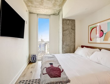 Natiivo Austin 23rd flr condo - skyline-view balcony - luxe rooftop pool & gym 2