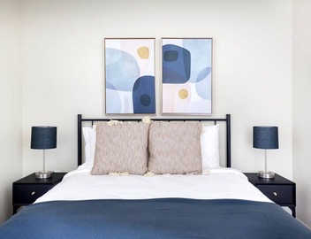 Roomy Redmond 1BR w/Gym, W/D & Courtyard, near buses, by Blueground 4