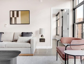 Hip Mount Vernon 1BR w/Pool & Gym, walk to Smithsonian, by Blueground 3