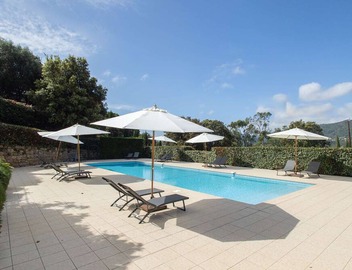 Serene Ajaccio Retreat: 3-Bedroom Apt with Terrace & Pool 5