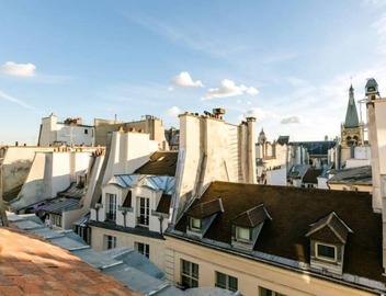 GuestReady - maya blue near cathédrale Notre-Dame 5