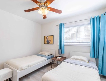 *Bright & Beautiful w/Pool, BBQ, Upscale Area* 3