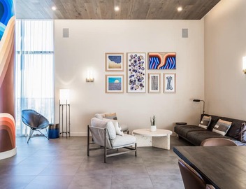Historic Rainey Street condo with city views, balcony, WiFi, and rooftop pool 5