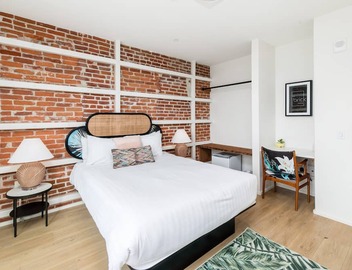 Balcony Room 305 | The Brick Boutique Hotel 2