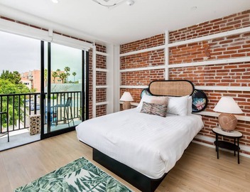 Balcony Room 305 | The Brick Boutique Hotel 3