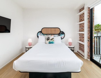 Balcony Room 304 | The Brick Boutique Hotel 5