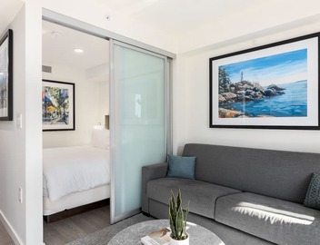 Beautifully Furnished, One Bedroom Apartment in Trendy Beach District 2