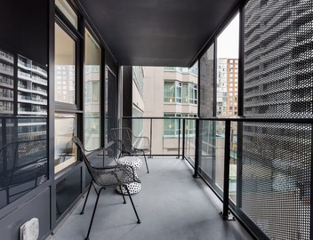 Beautifully Furnished, One Bedroom Apartment in Trendy Beach District 5